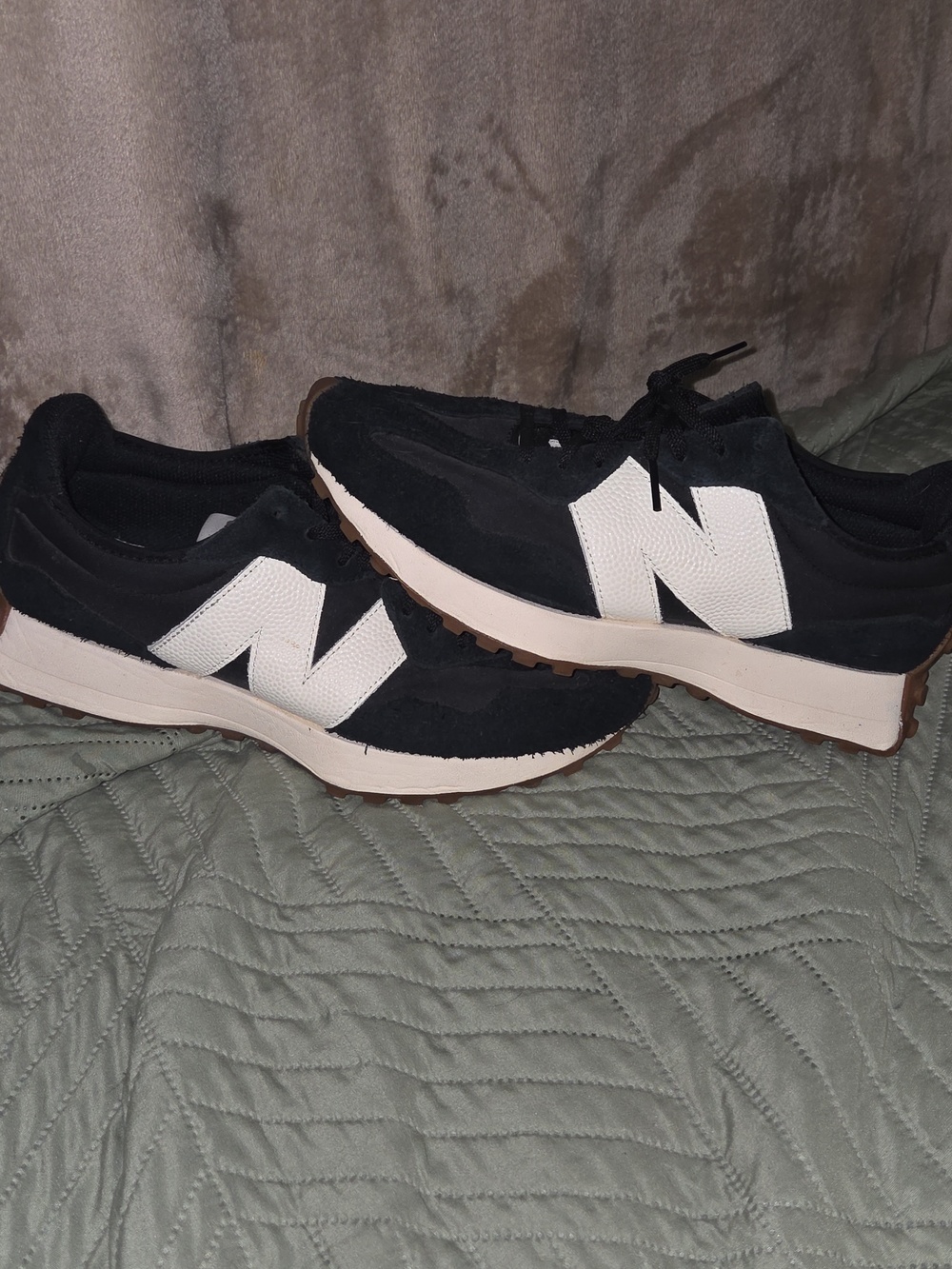 New Balance Women's 327 Size 11 - Picture 2 of 7